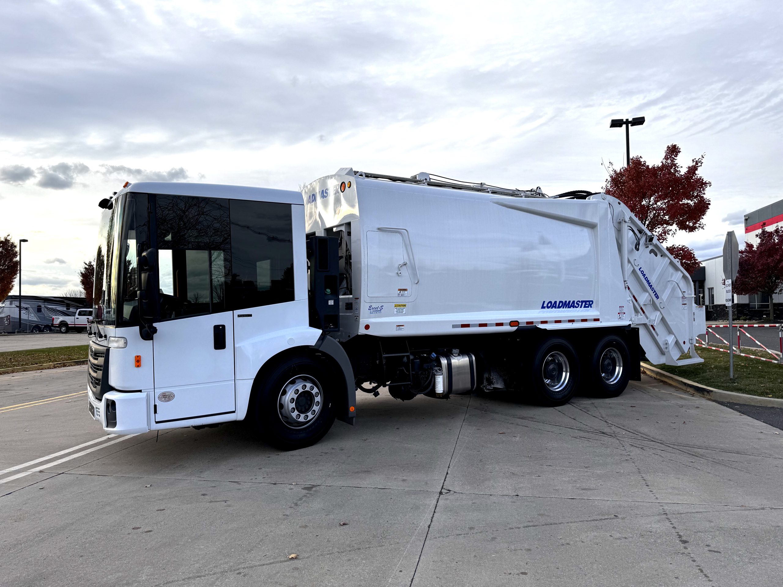 2023 Freightliner Custom Chassis ECONIC - image 5 of 6