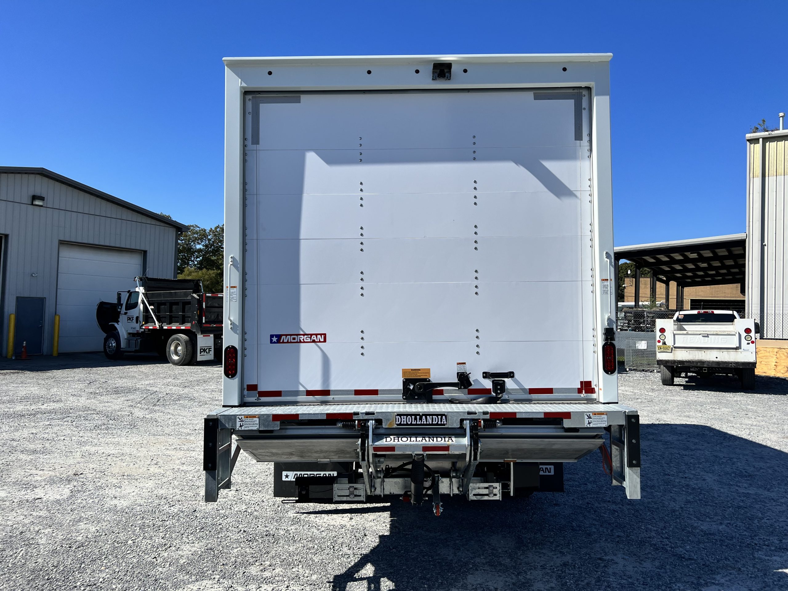 2023 ISUZU NQR - image 5 of 6