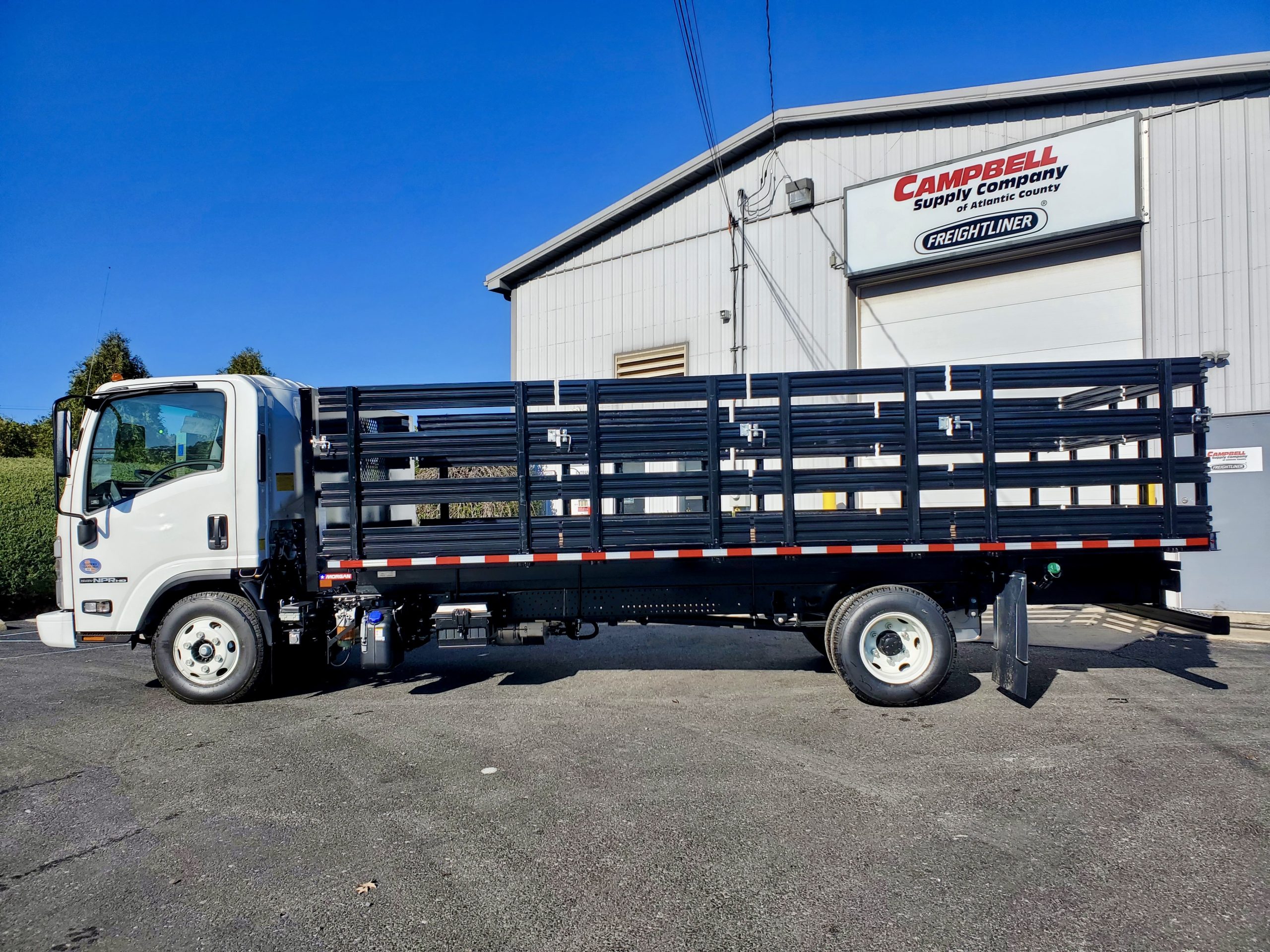 2024 ISUZU NPR HD - image 3 of 6