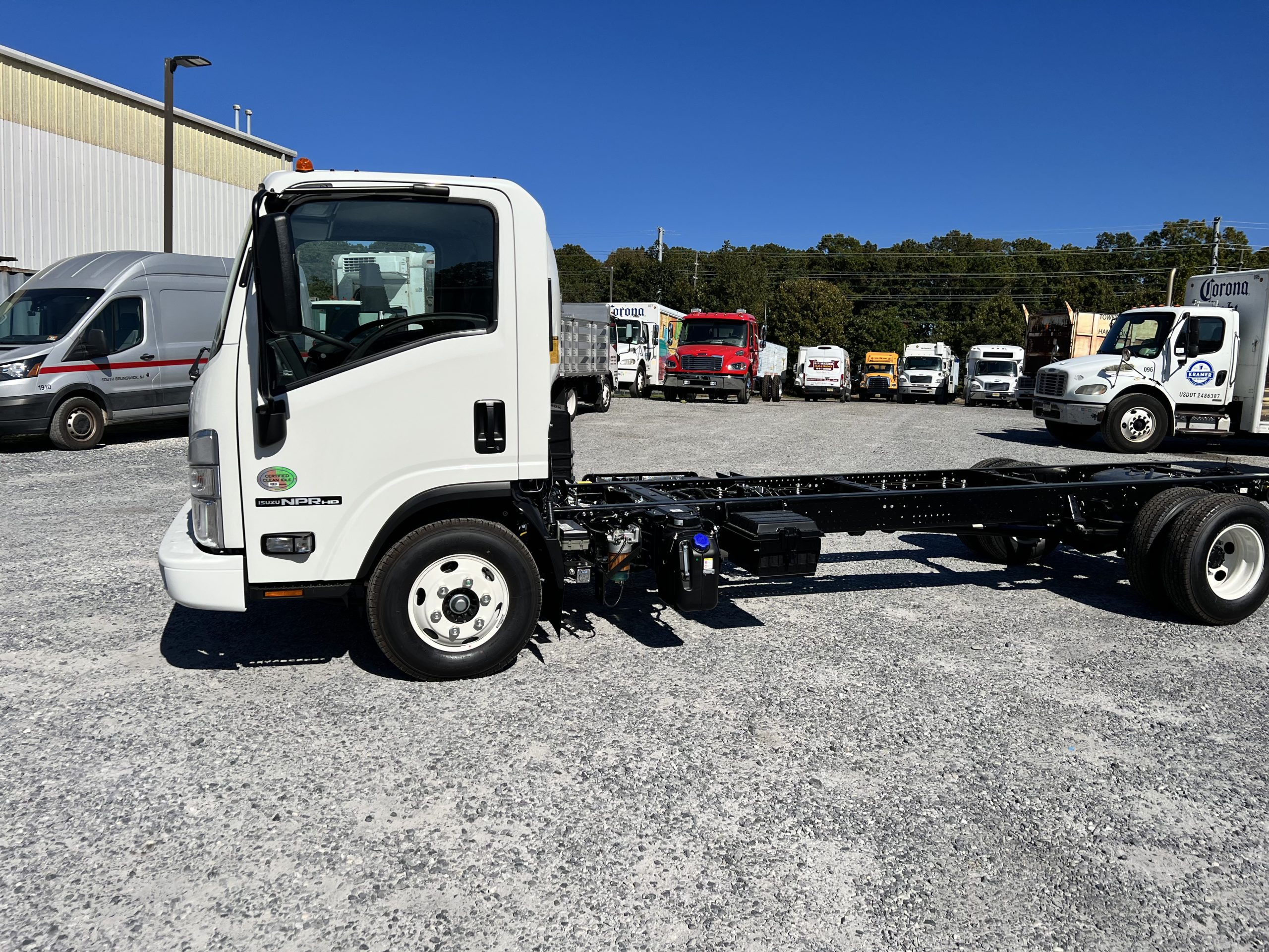 2024 ISUZU NPR HD - image 3 of 6