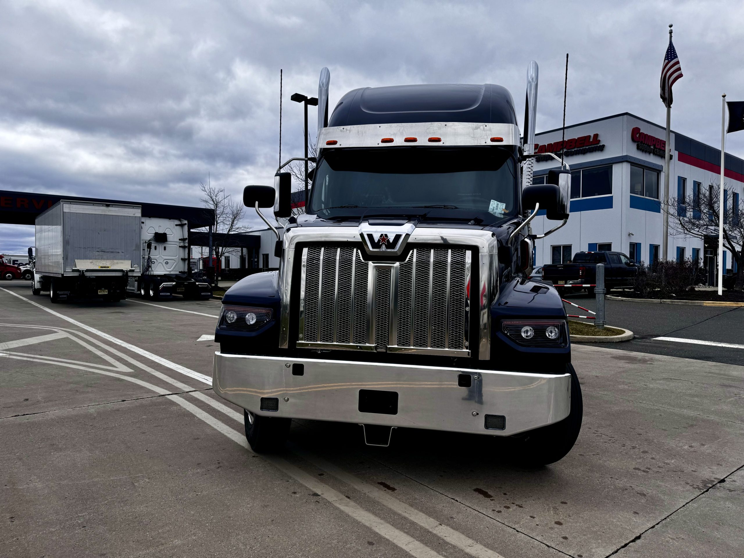 2024 WESTERN STAR 49X - image 2 of 6