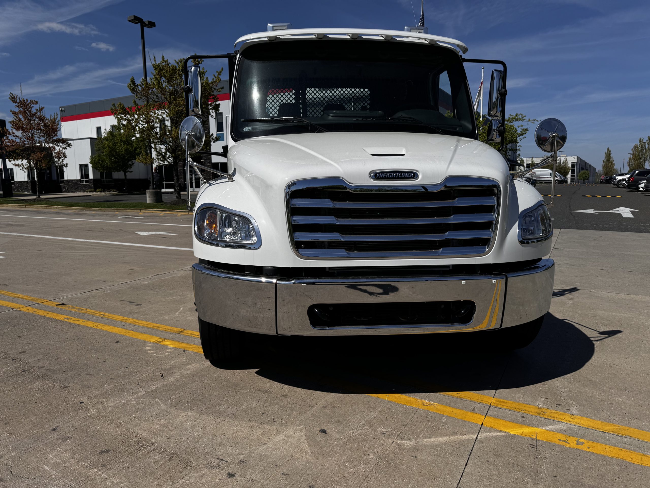2024 FREIGHTLINER M2106 - image 3 of 6