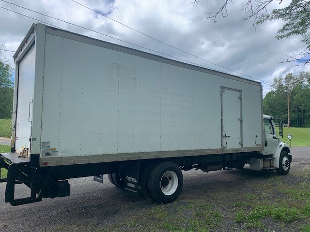2012 Freightliner MM106042S - image 2 of 3