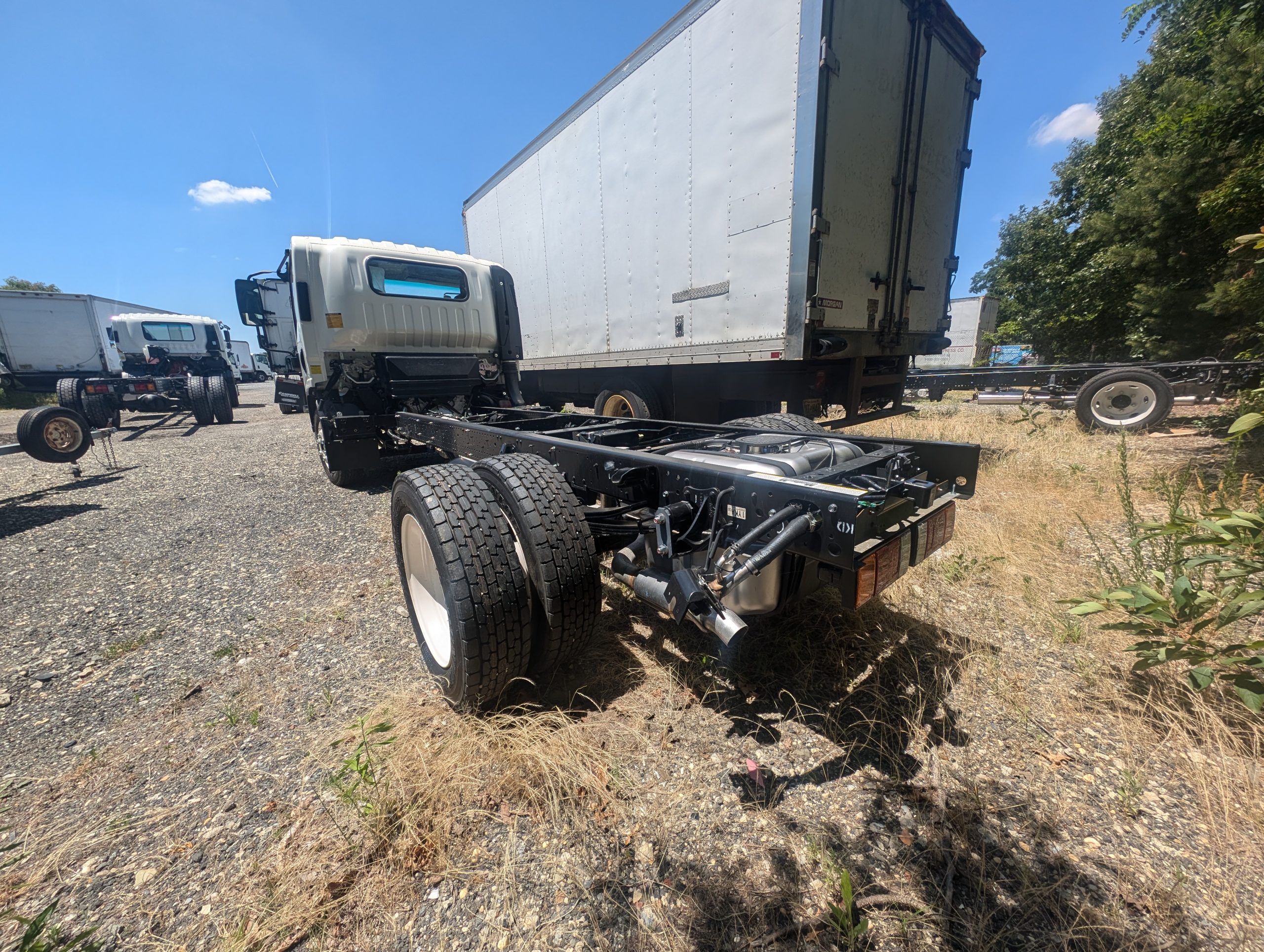2024 ISUZU NPR HD - image 4 of 6