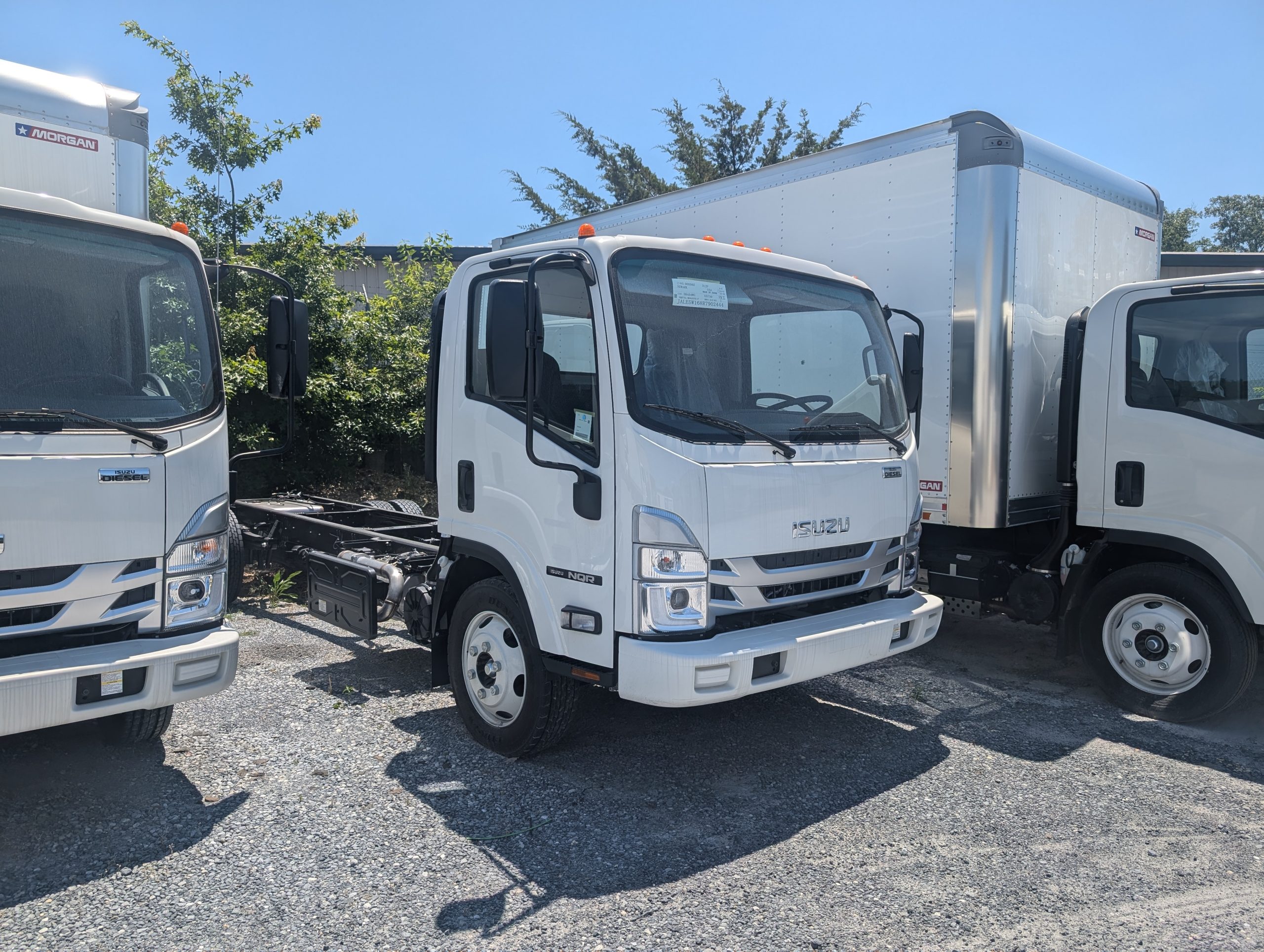 2024 ISUZU NQR - image 1 of 6