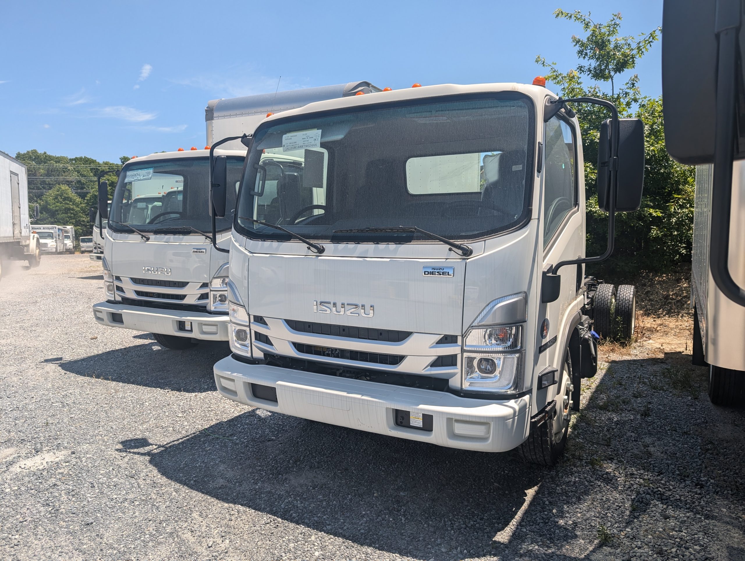 2024 ISUZU NQR - image 3 of 6
