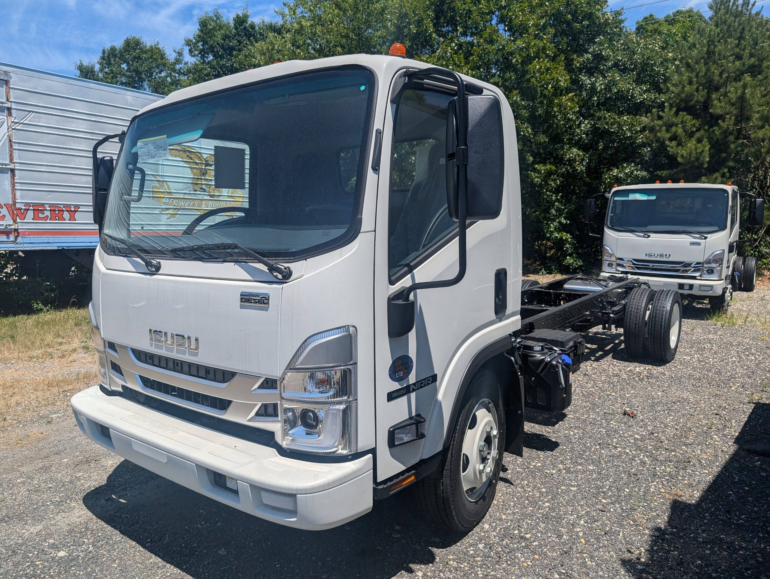 2024 ISUZU NRR - image 1 of 6