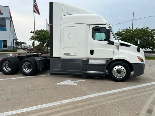 2020 FREIGHTLINER CASCADIA PE116S 204421-01 2020 FREIGHTLINER CASCADIA PE116S 204421-01