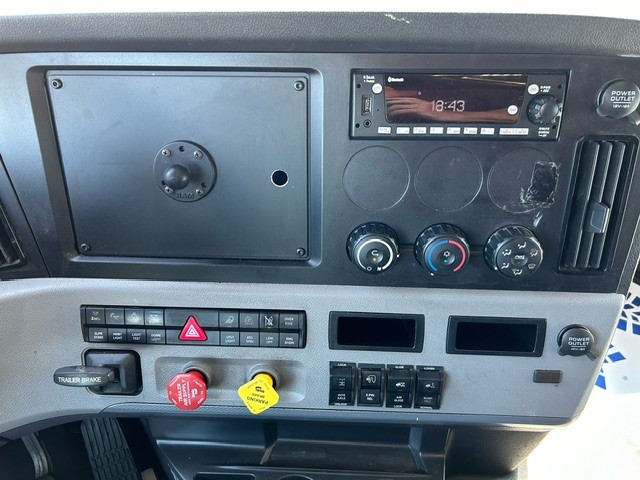 2022 Freightliner CASCADIA 126 205391-08 2022 Freightliner CASCADIA 126 205391-08