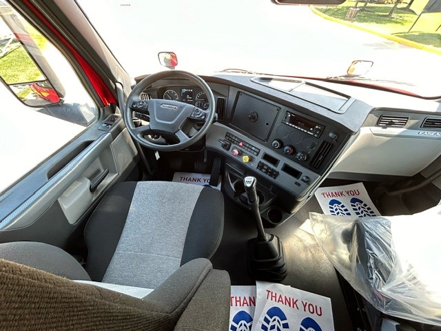 2022 Freightliner CASCADIA 126 205391-09 2022 Freightliner CASCADIA 126 205391-09