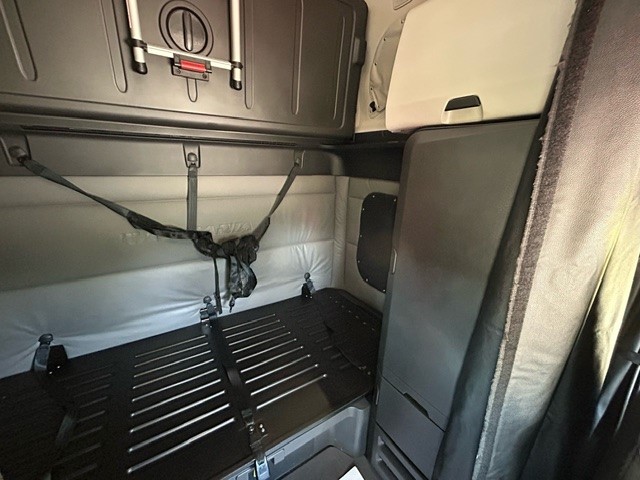 2022 Freightliner CASCADIA 126 205391-10 2022 Freightliner CASCADIA 126 205391-10