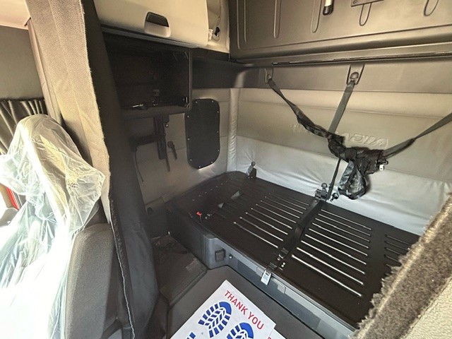 2022 Freightliner CASCADIA 126 205391-11 2022 Freightliner CASCADIA 126 205391-11