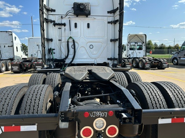 2024 Freightliner CASCADIA 126 205806-03 2024 Freightliner CASCADIA 126 205806-03