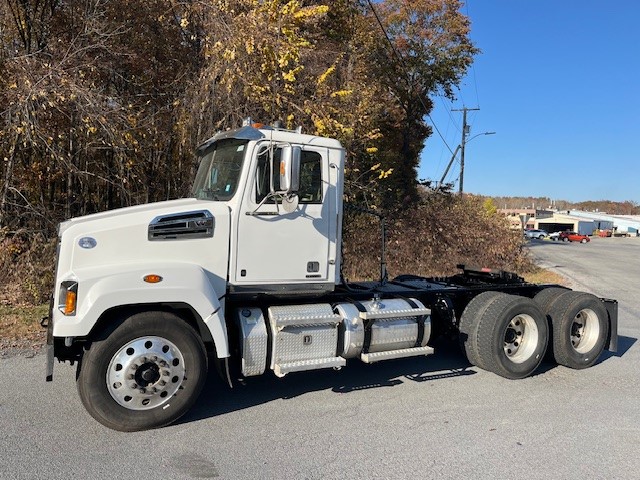 2019 Western Star Trucks 4700SF - image 2 of 3