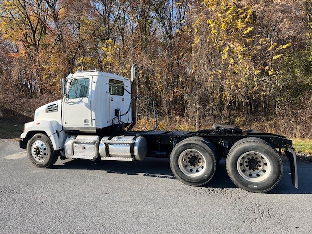 2019 Western Star Trucks 4700SF - image 3 of 3