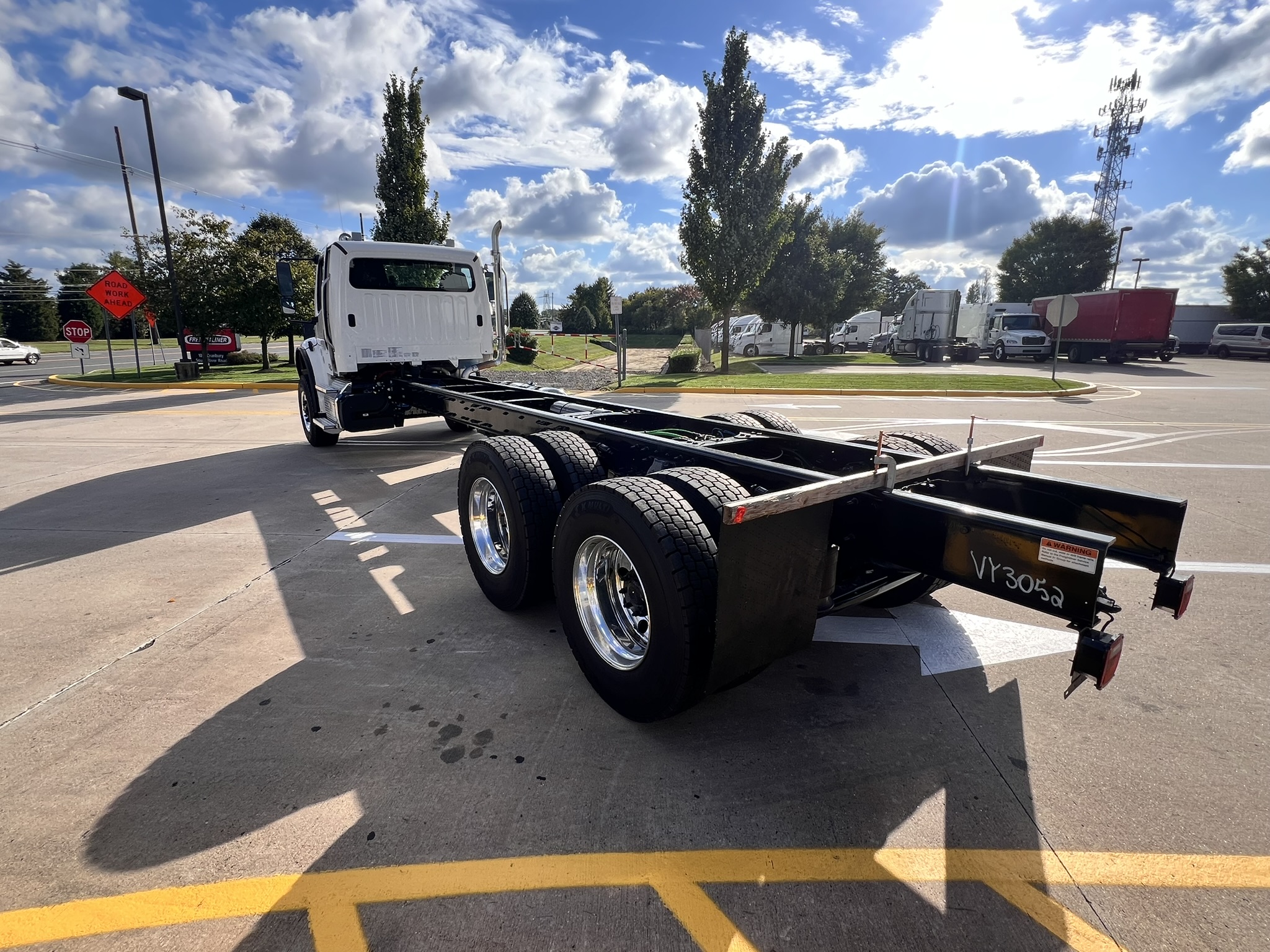 2025 FREIGHTLINER M2106 - image 4 of 6
