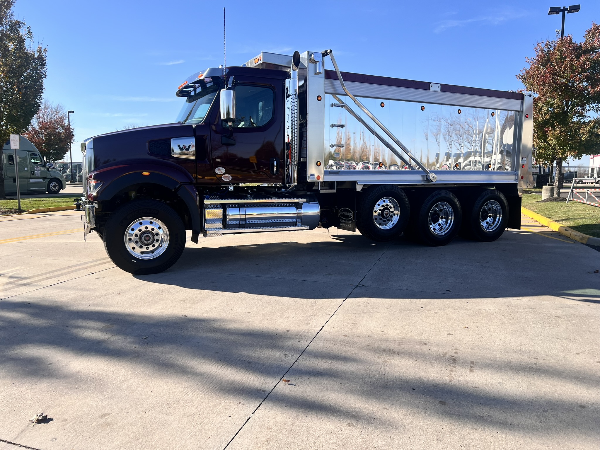 2025 Western Star Trucks 49X - image 3 of 6