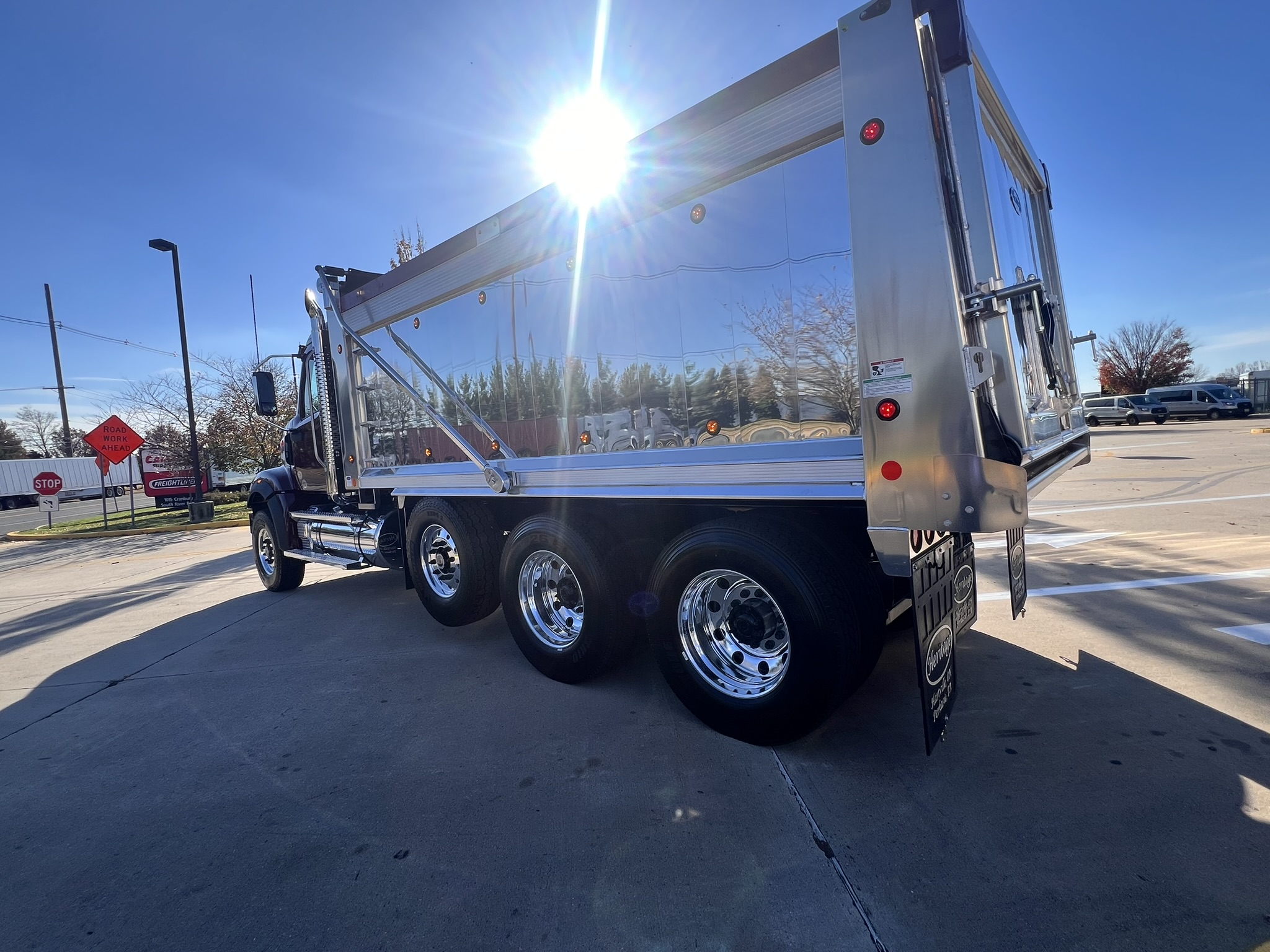 2025 Western Star Trucks 49X - image 4 of 6