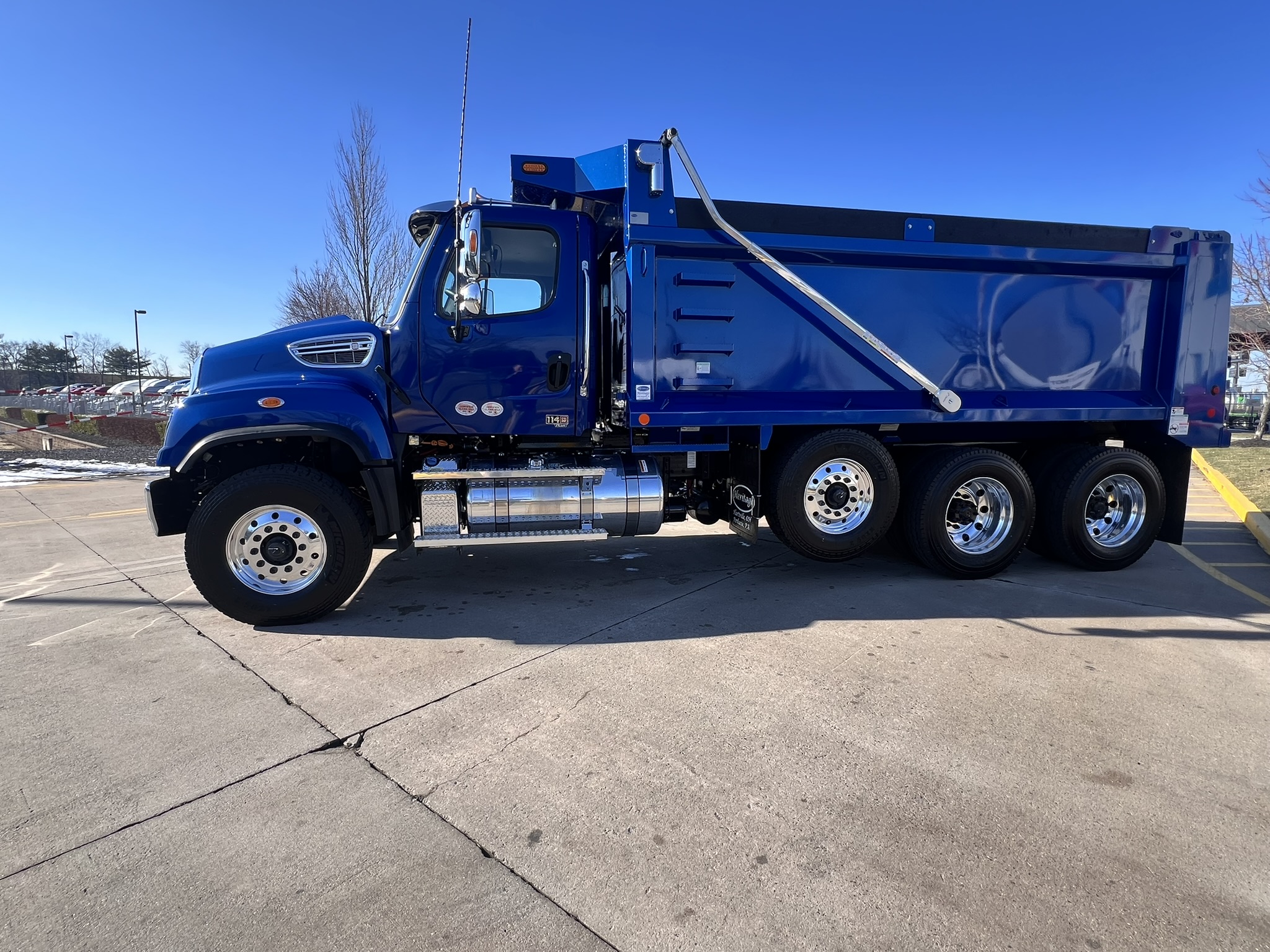 2025 Freightliner 114SD - image 3 of 6