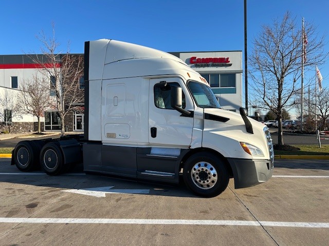 2020 Freightliner CASCADIA PE116S - image 1 of 6