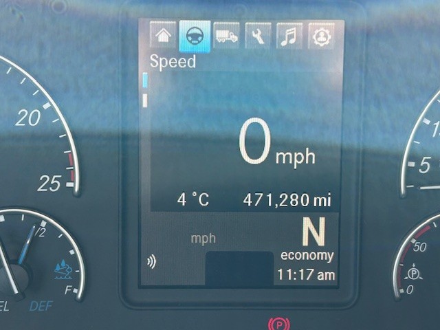2020 Freightliner CASCADIA PT126S - image 4 of 6