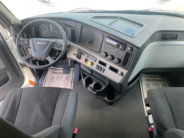 2019 Freightliner CASCADIA 126 - image 6 of 6