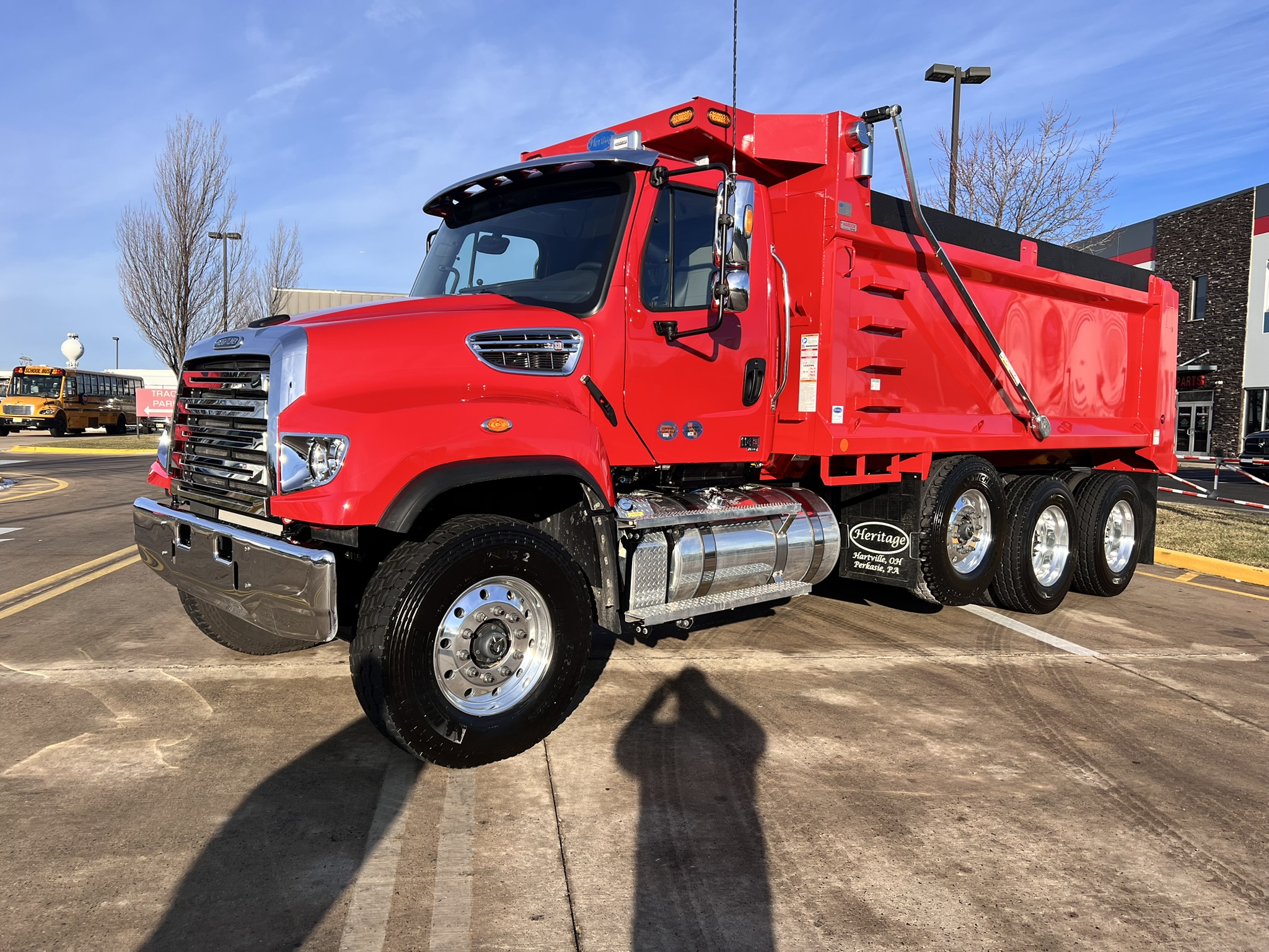 2025 Freightliner 114SD - image 2 of 6