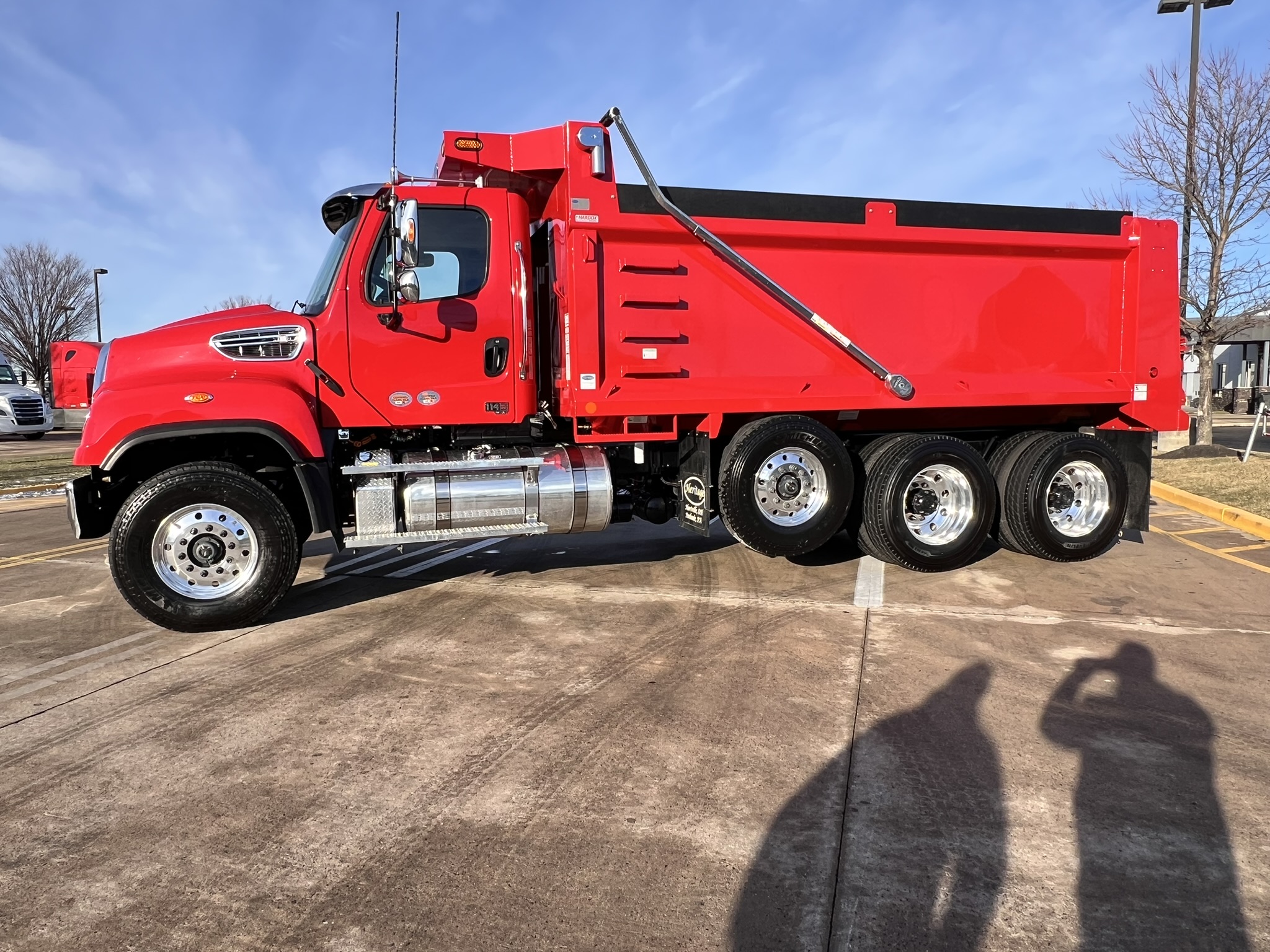 2025 Freightliner 114SD - image 3 of 6