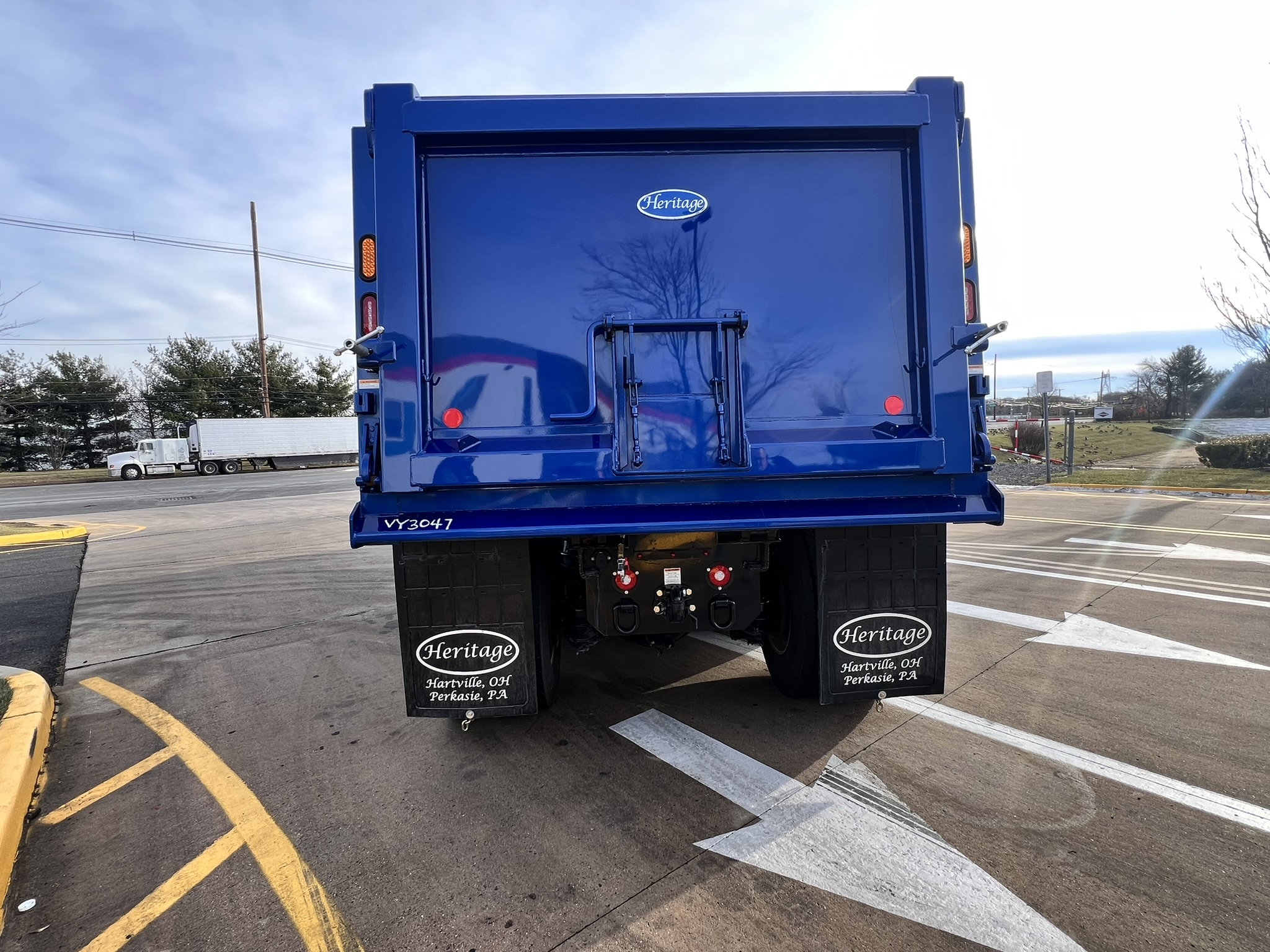 2025 Freightliner 114SD - image 3 of 4