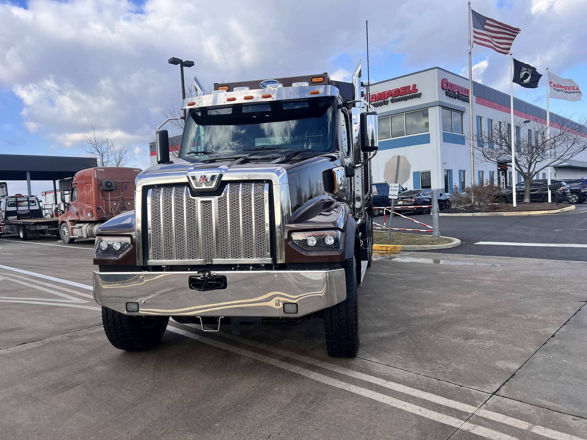 2025 Western Star Trucks 49X - image 1 of 6