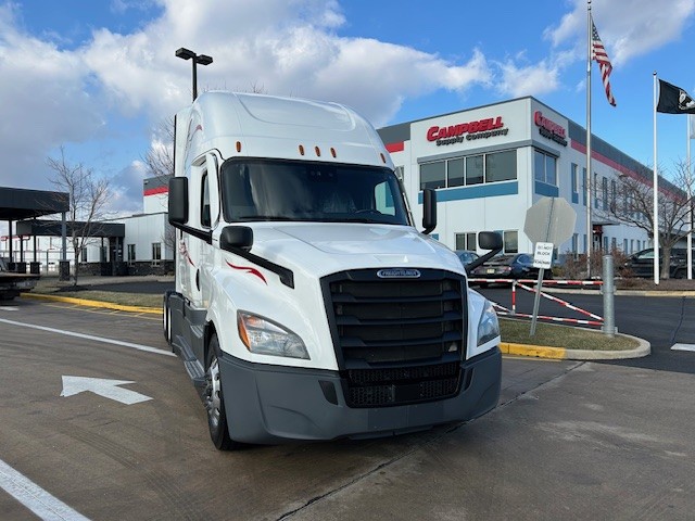 2021 Freightliner CASCADIA PT126S - image 1 of 6
