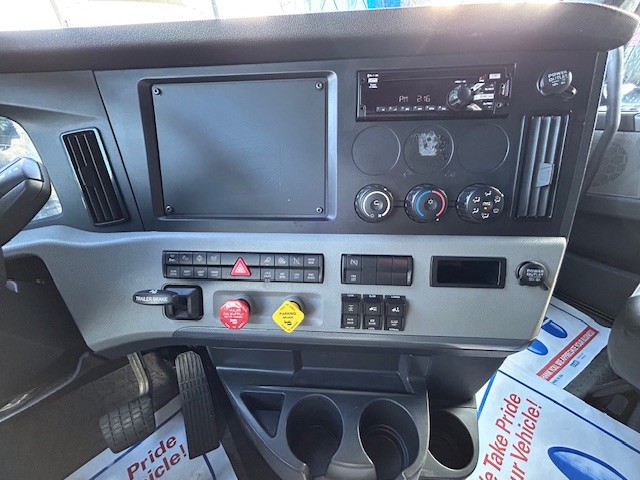 2021 Freightliner CASCADIA PT126S - image 5 of 6