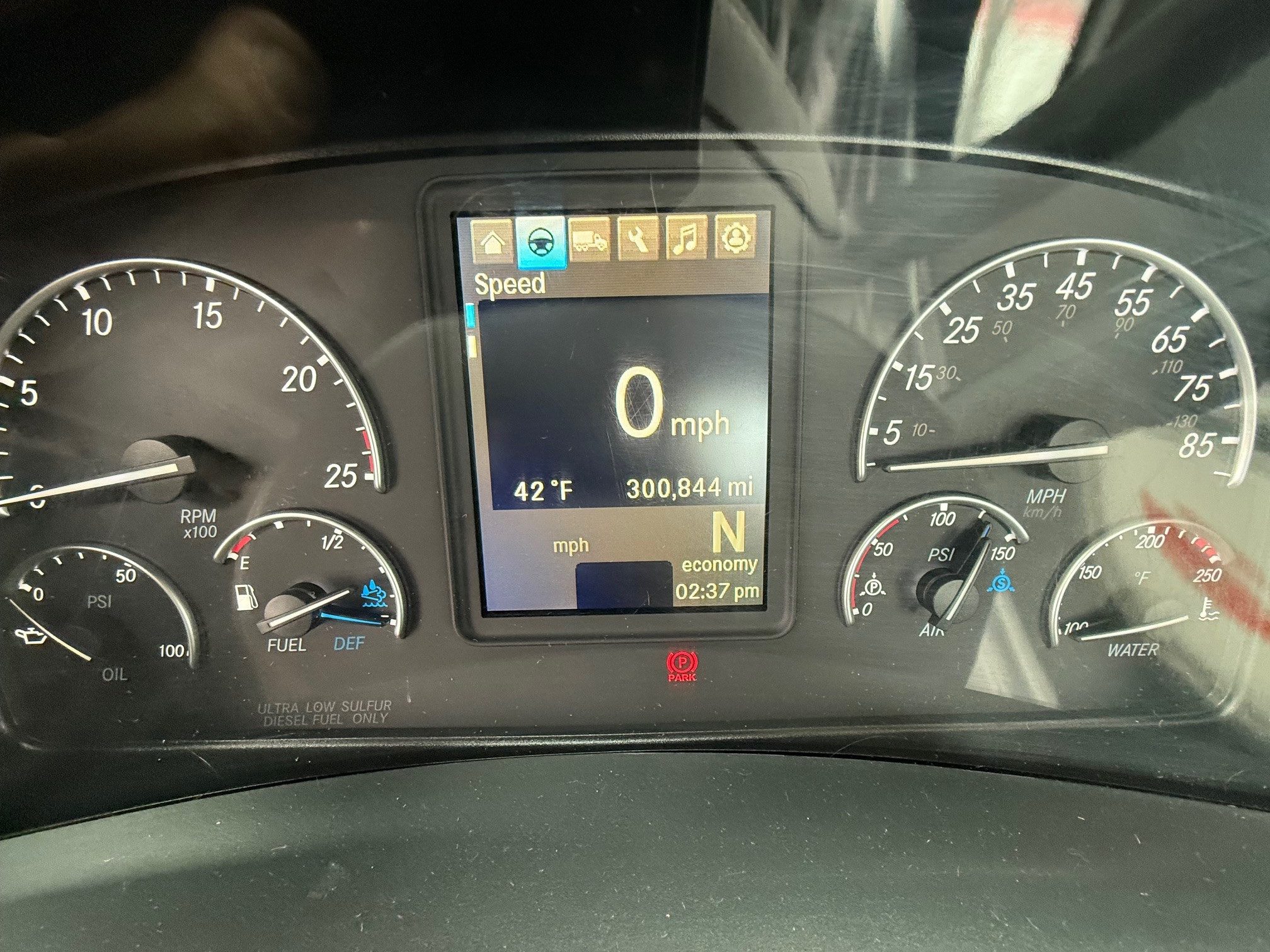 2020 Freightliner CASCADIA PT126D - image 4 of 6