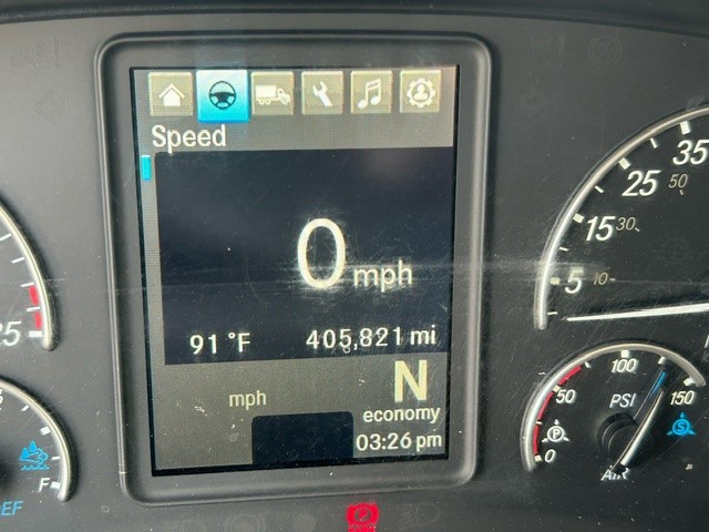 2020 Freightliner CASCADIA 126 - image 4 of 6