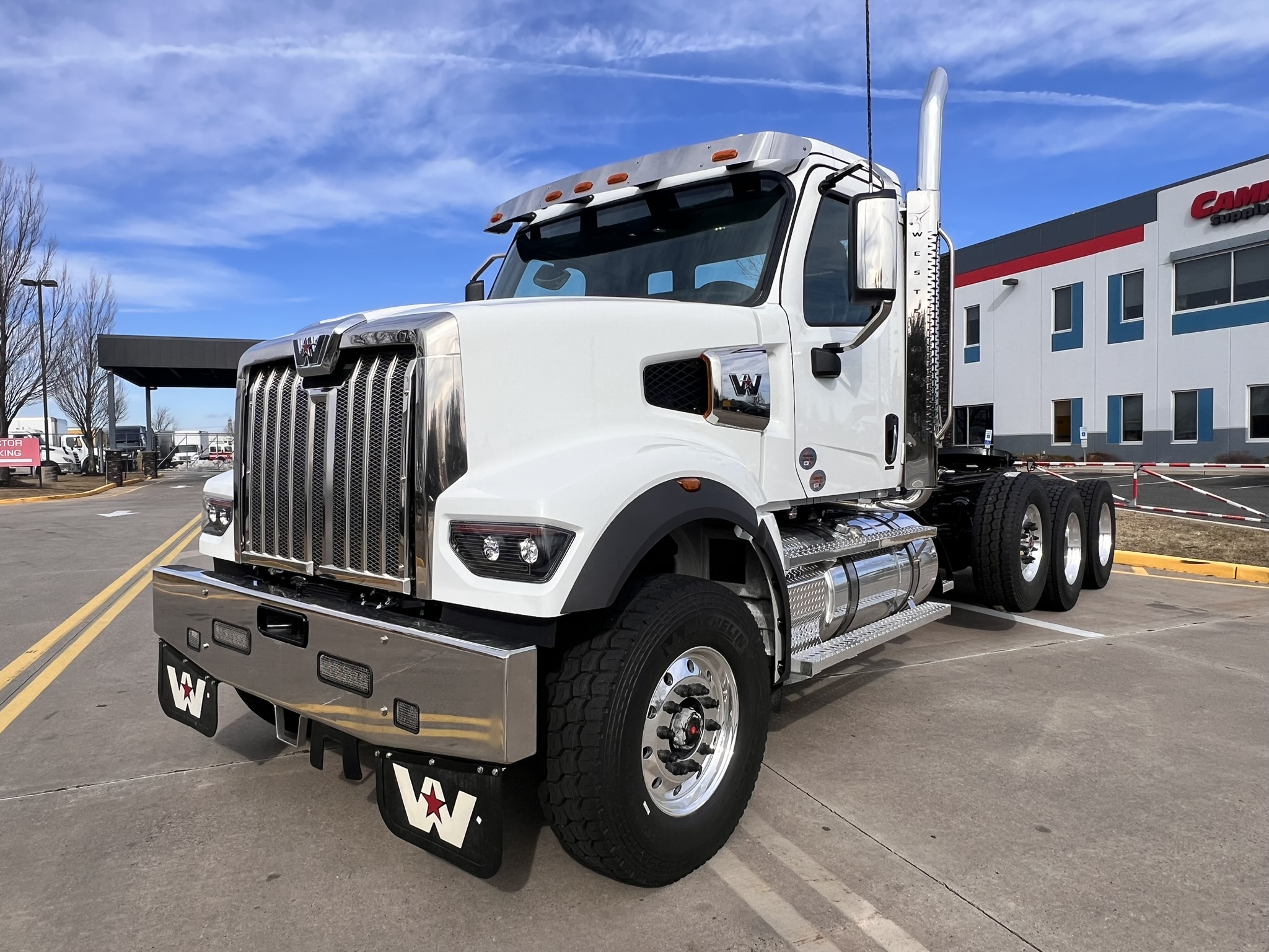 2025 Western Star Trucks 49X - image 2 of 6