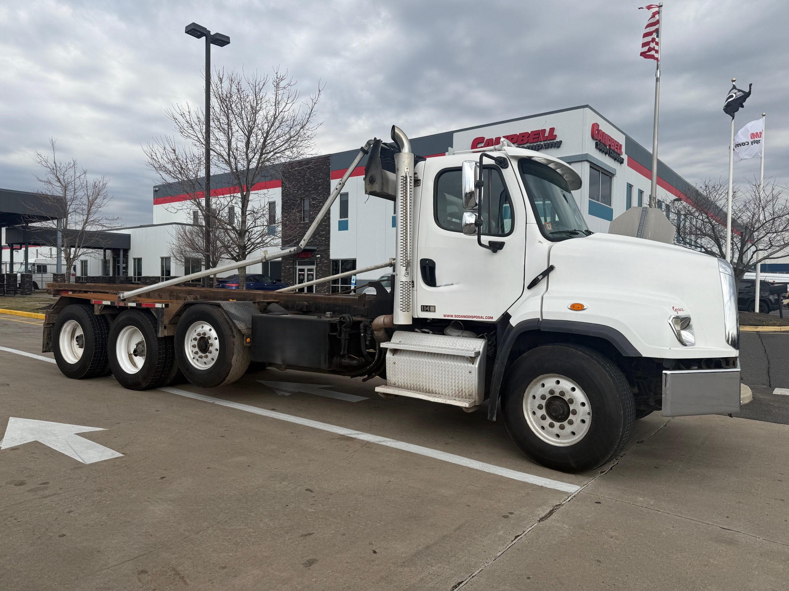 2017 FREIGHTLINER 114SD - image 1 of 1