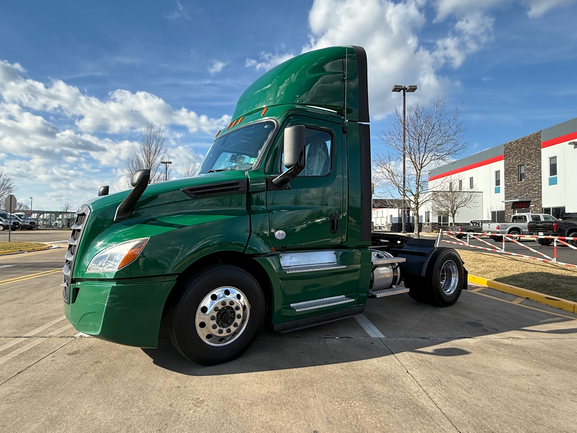 2020 Freightliner Cascadia PT126 - image 2 of 6