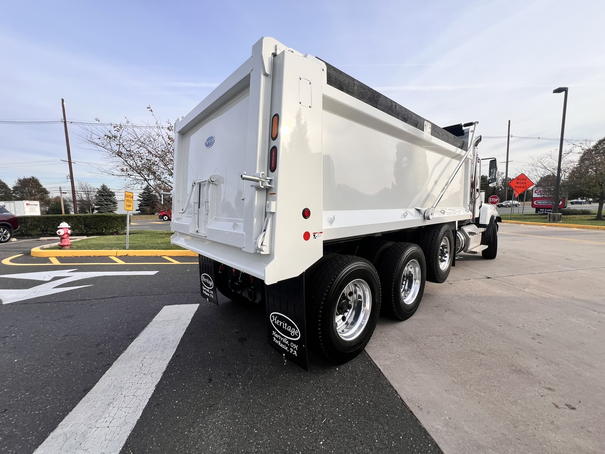 2025 Freightliner 114SD - image 6 of 6