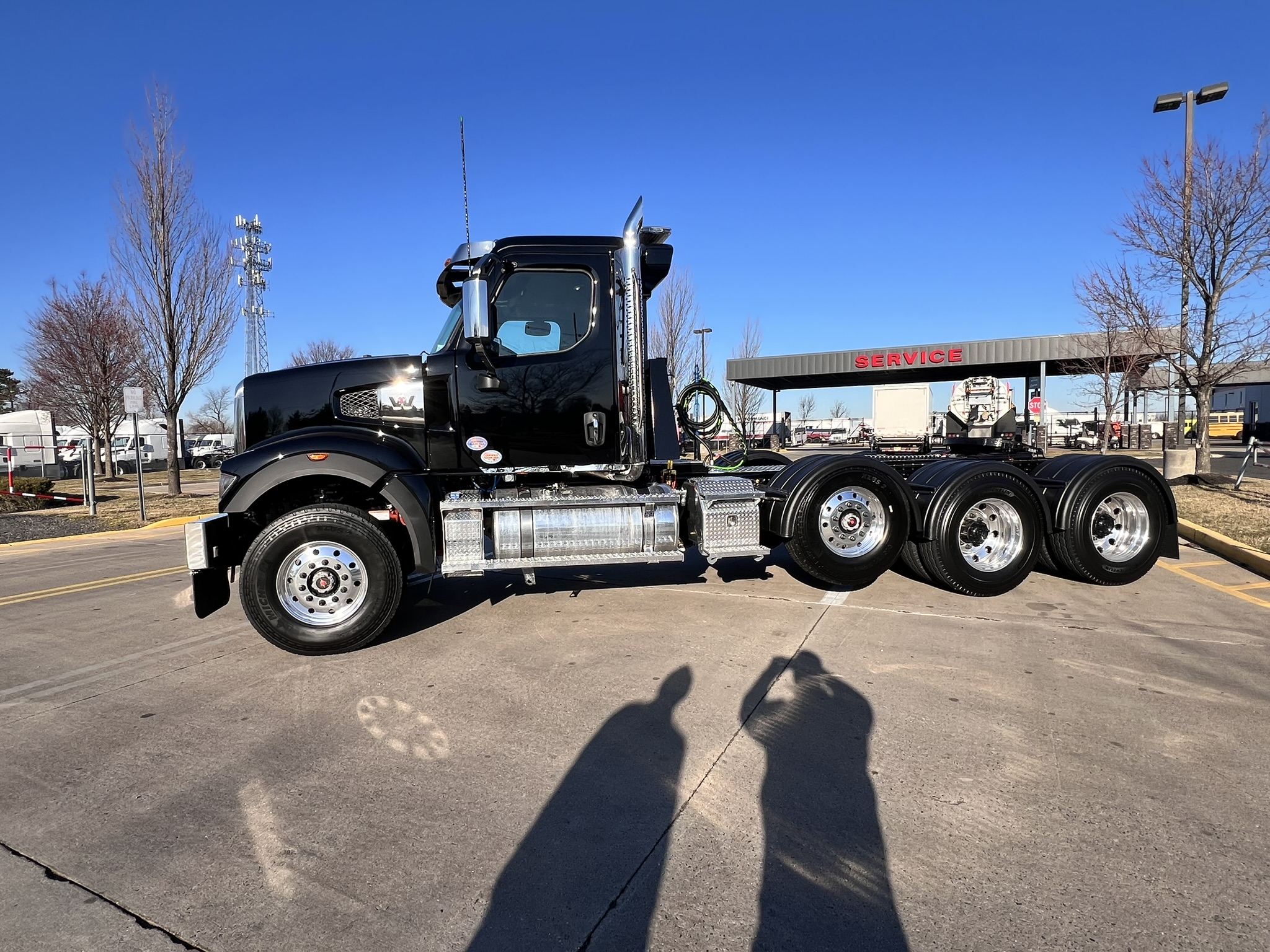 2025 Western Star Trucks 49X - image 2 of 6