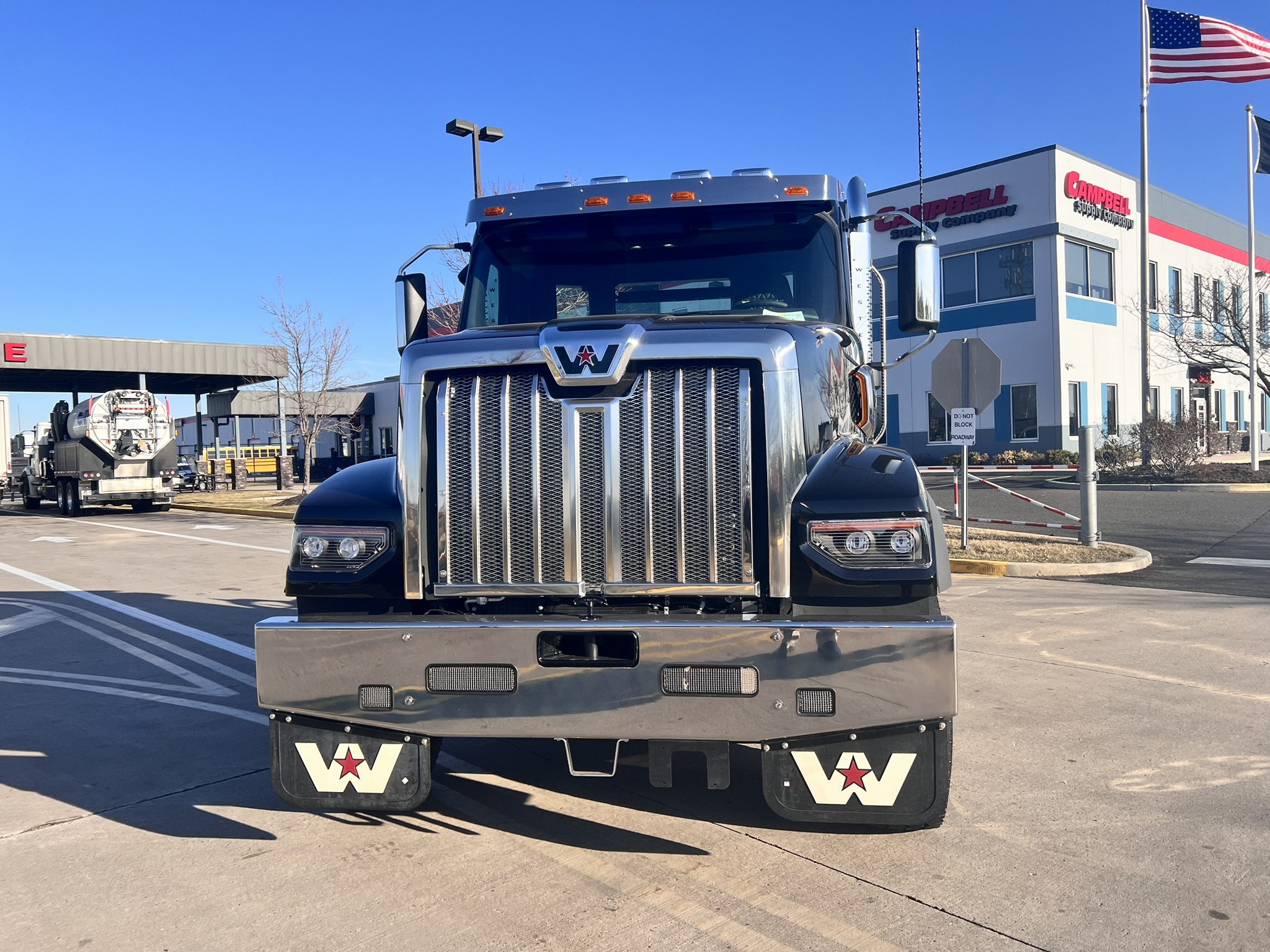 2025 Western Star Trucks 49X - image 3 of 6