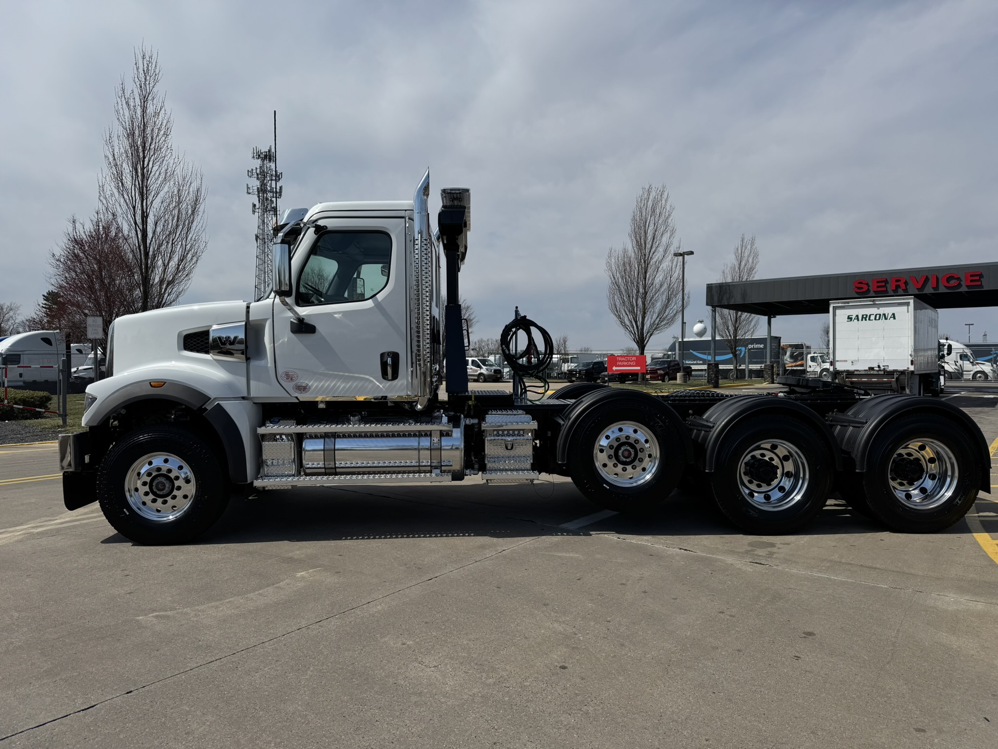 2025 Western Star Trucks 49X - image 4 of 6