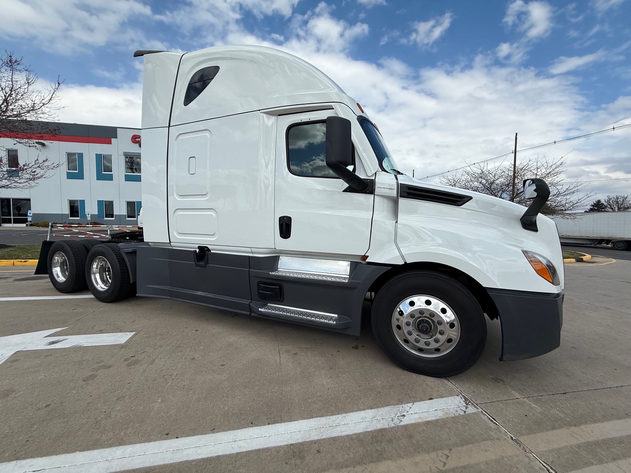 2023 Freightliner CASCADIA PT126S - image 1 of 6