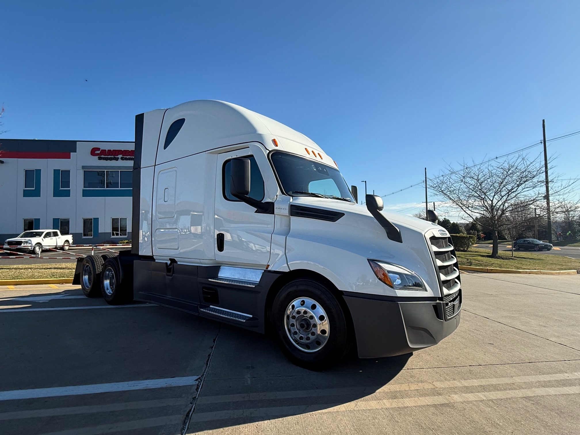 2023 Freightliner CASCADIA PT126S - image 1 of 6