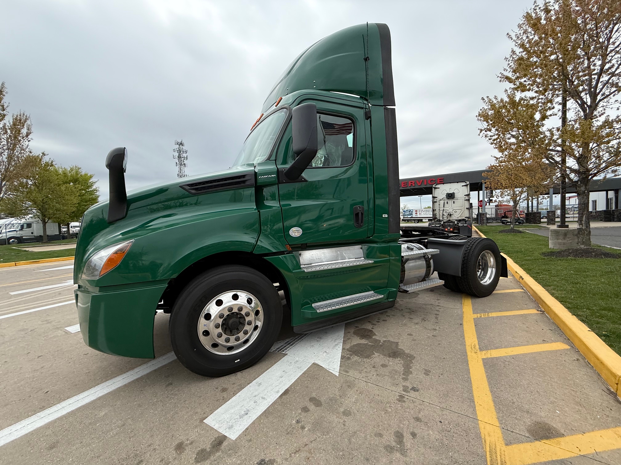 2020 Freightliner CASCADIA PT126D - image 3 of 6