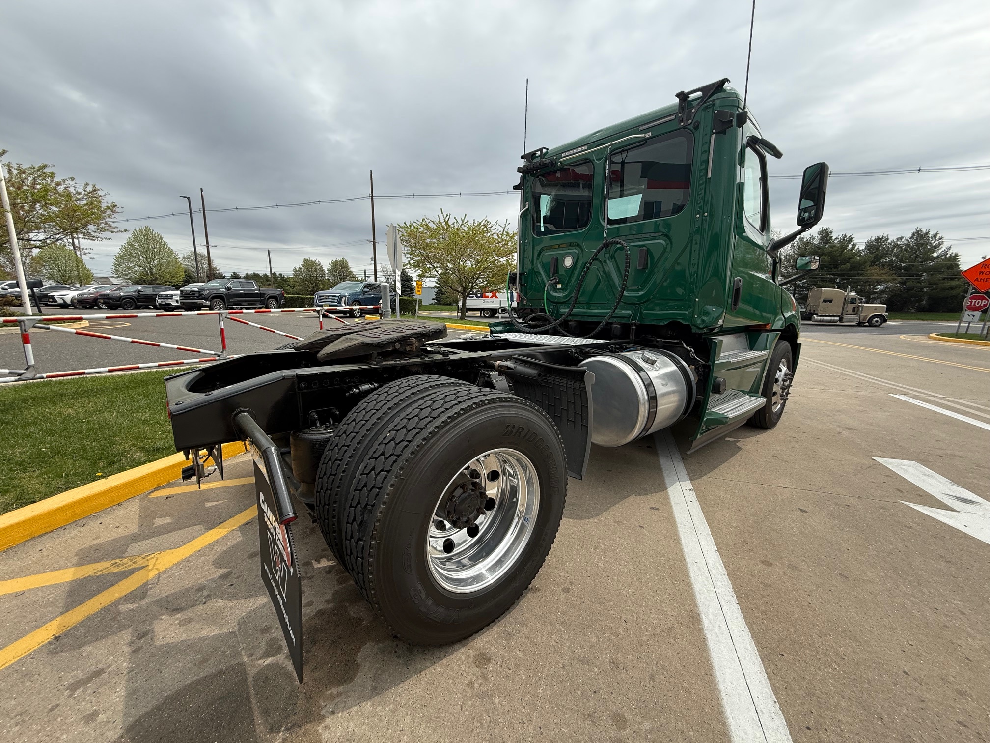 2020 Freightliner CASCADIA PT126D - image 3 of 6