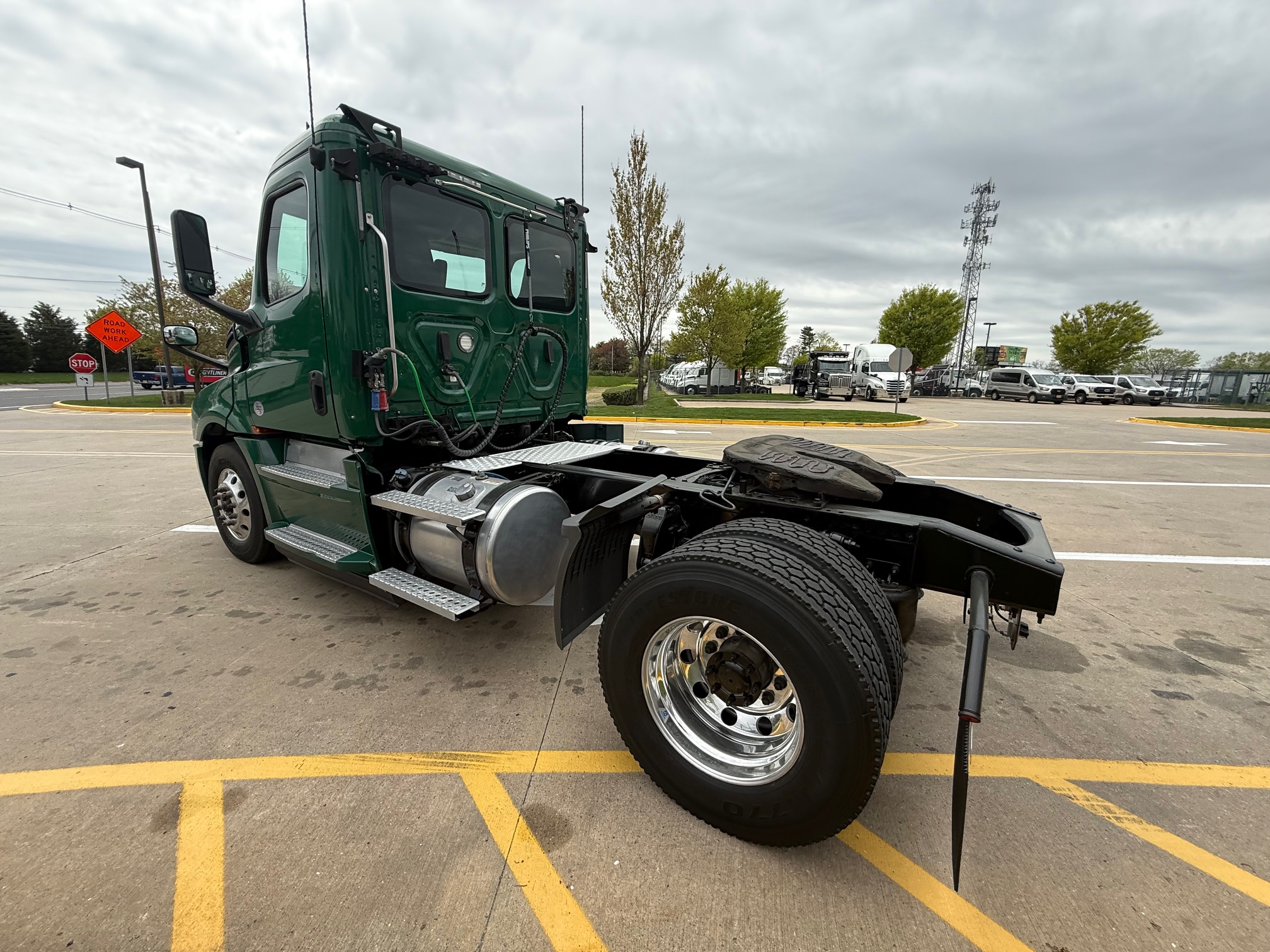 2020 Freightliner CASCADIA PT126D - image 5 of 6