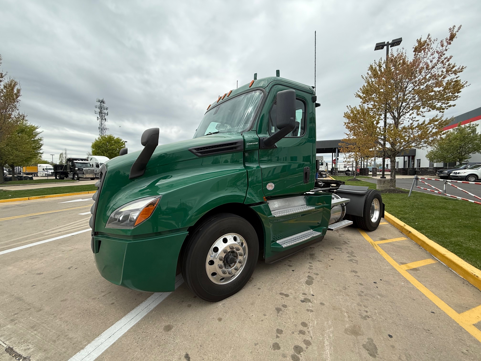 2020 Freightliner CASCADIA PT126D - image 6 of 6
