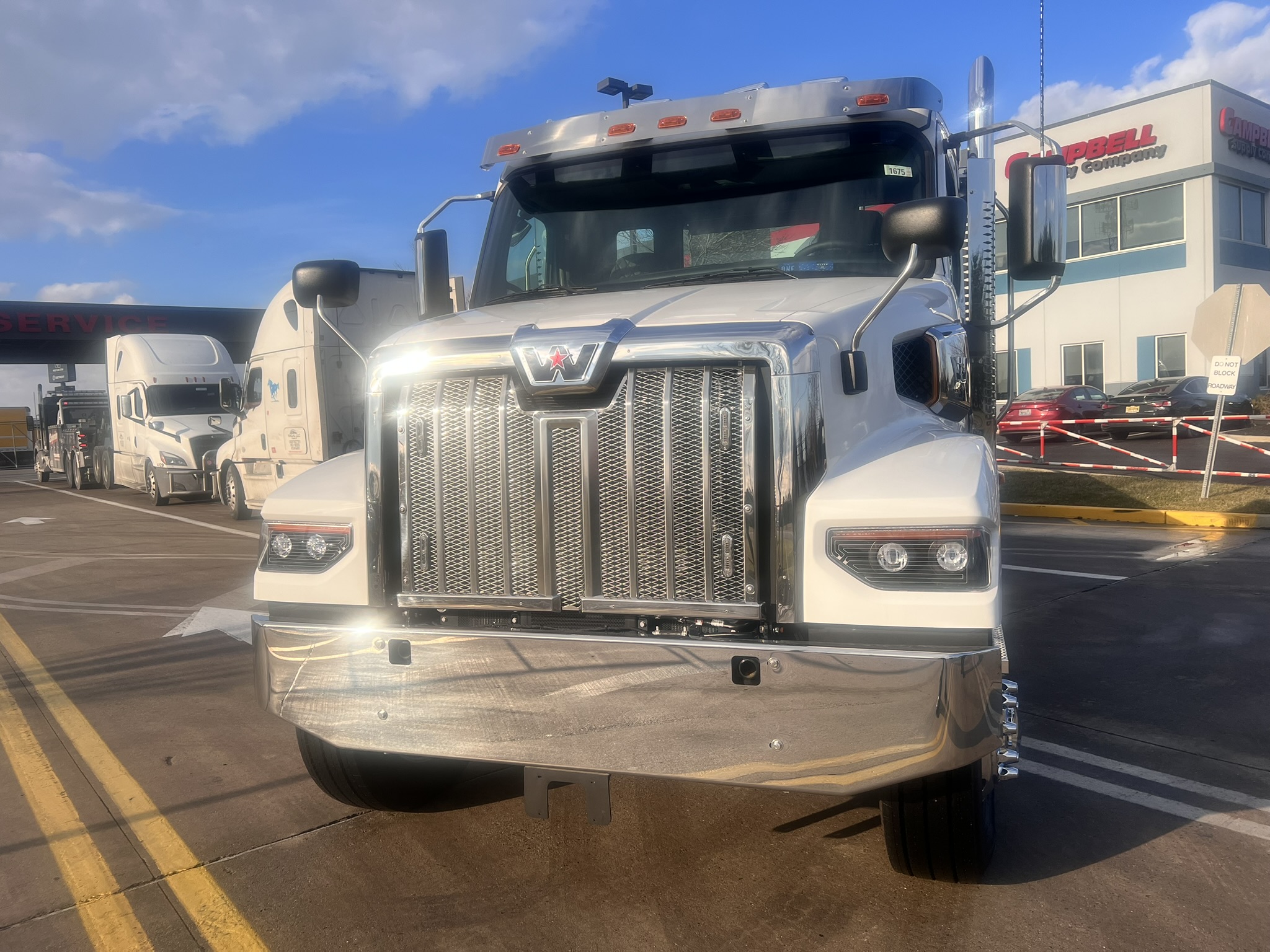 2024 WESTERN STAR 47X - image 1 of 6