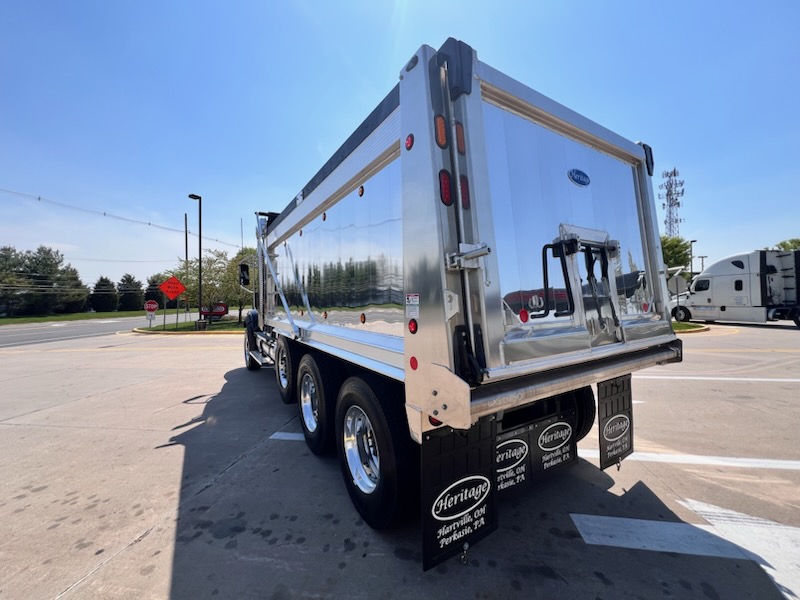 2025 Western Star Trucks 49X - image 3 of 6