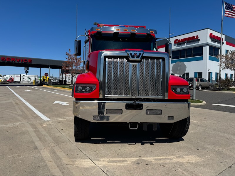 2025 Western Star Trucks 49X - image 2 of 6